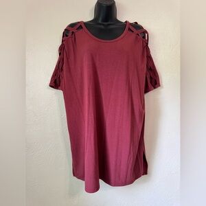 Zenana Outfitters Maroon Cutout Sleeve Blouse 0176